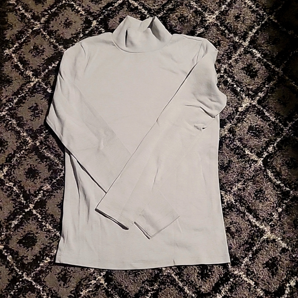 St. John's Bay Light Gray Mockneck / Turtleneck Long Sleeve Top